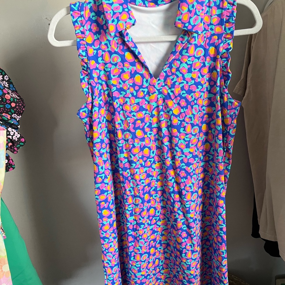 SSYS V-Neck Printed Shift Dress in Vibrant Multi